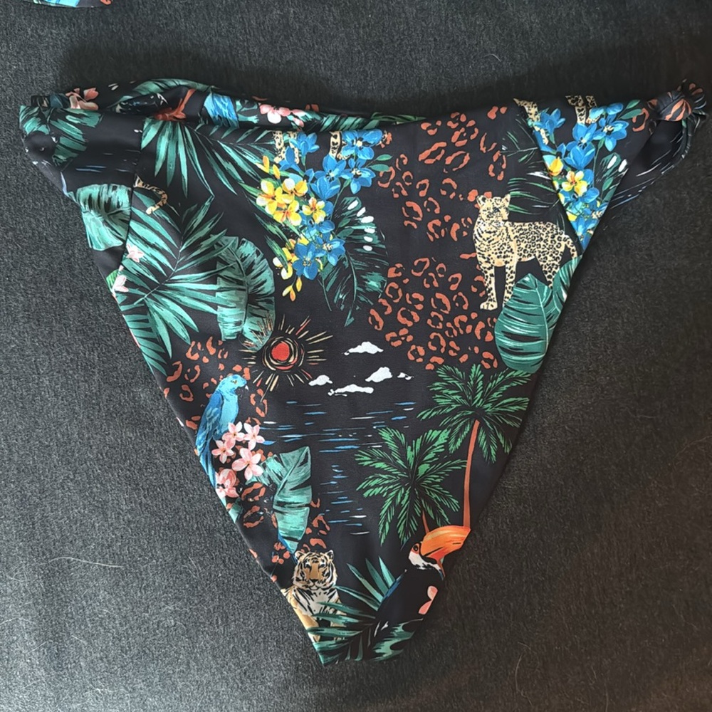 Skatie Paradise Sarah top & Salty bottom - Picture 2 of 3